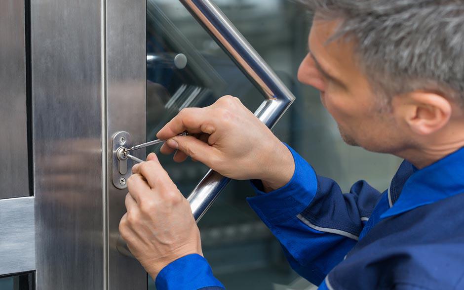 changement serrure porte Verrières-le-Buisson