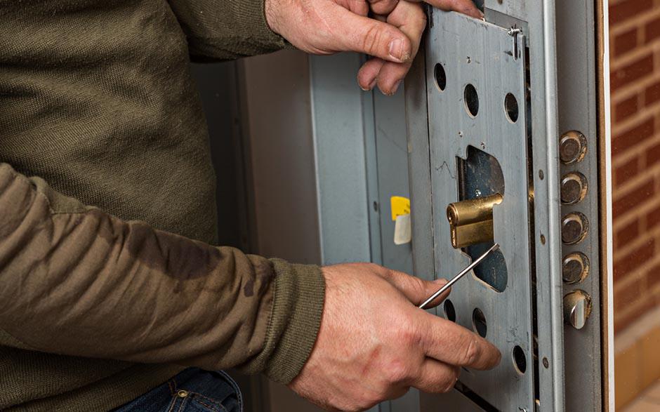 service serrurier prix changement serrure Istres